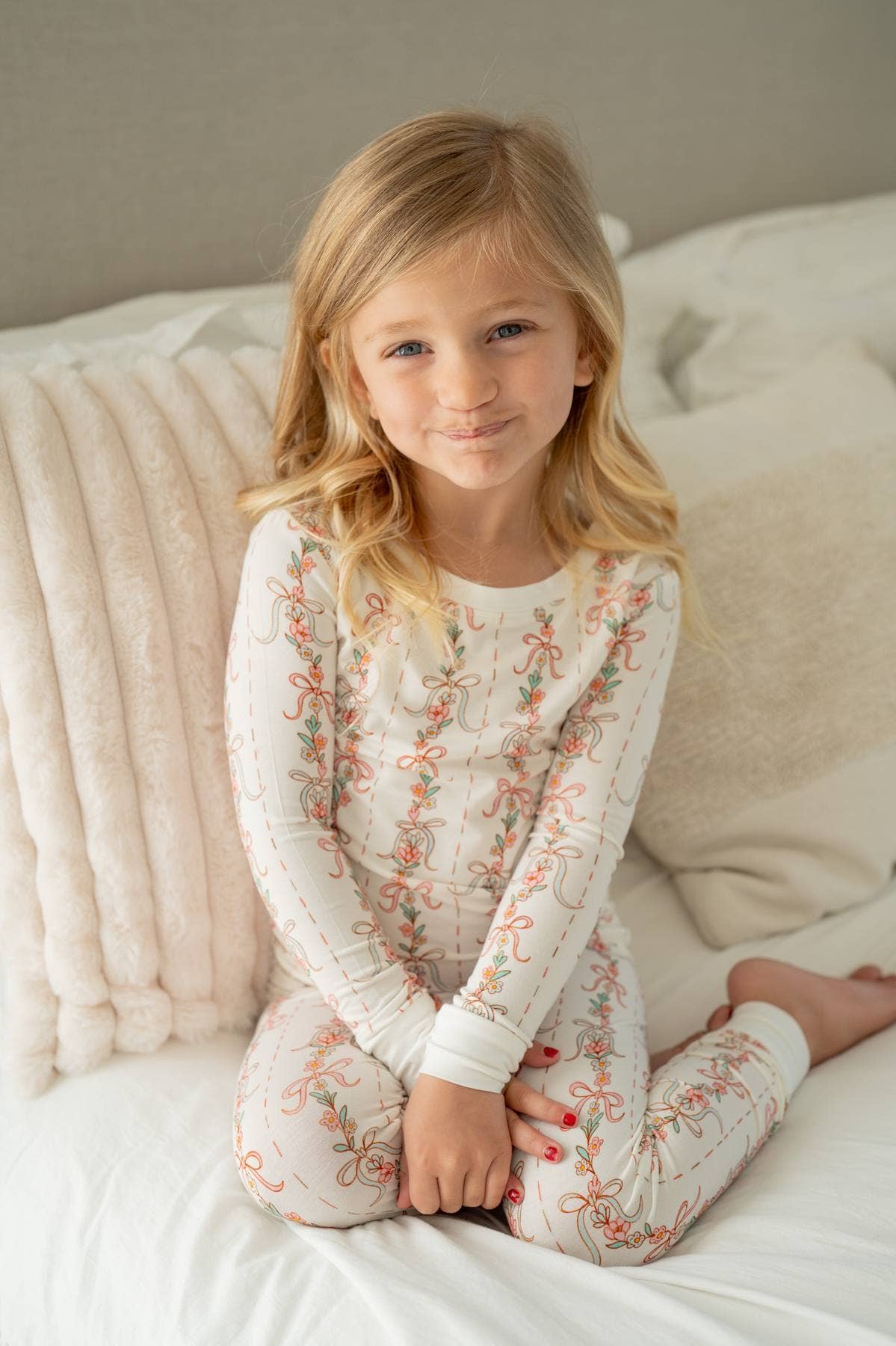 Springtime Floral Garland 🌸🎀 | Two-Piece Bamboo Pajama Set