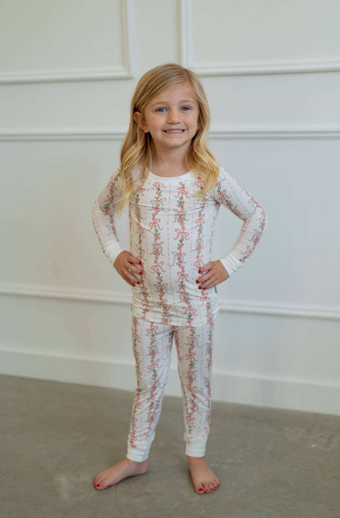 Springtime Floral Garland 🌸🎀 | Two-Piece Bamboo Pajama Set