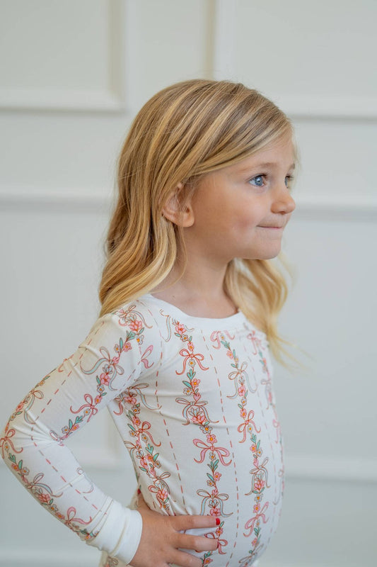Springtime Floral Garland 🌸🎀 | Two-Piece Bamboo Pajama Set