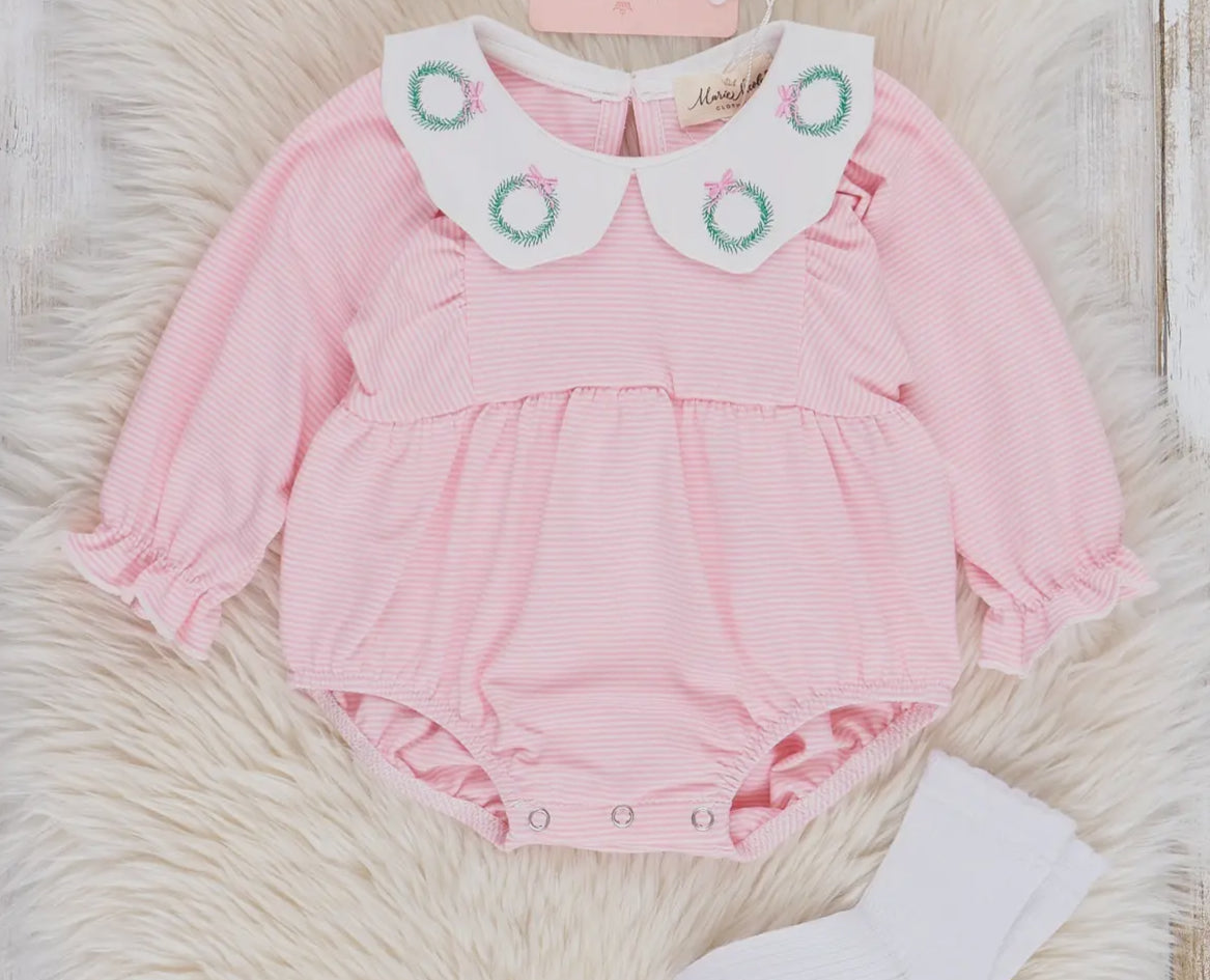 Pink Holiday Wreath Scallop Collar Bubble